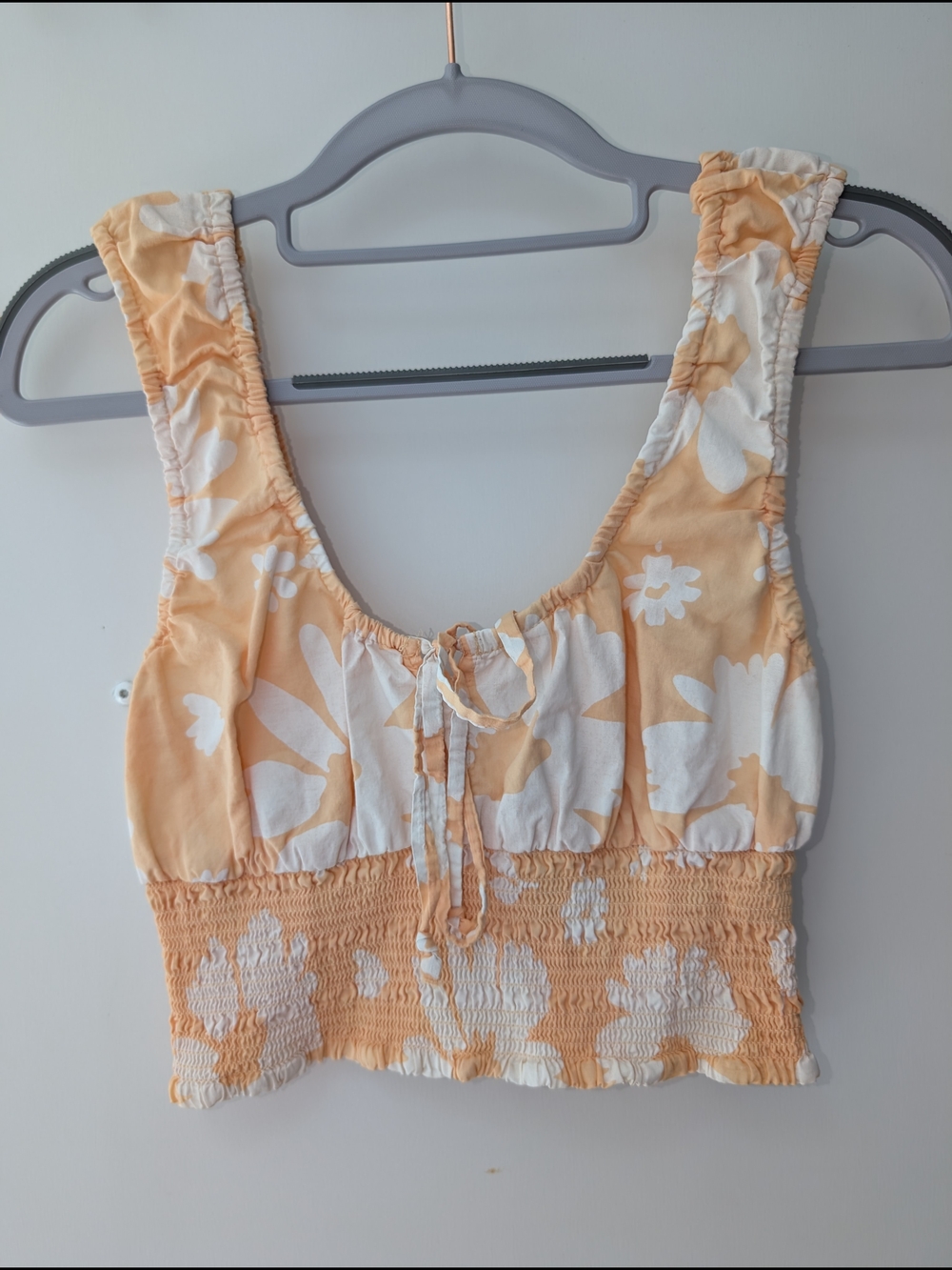 🍑 AE Peach & White Floral Smocked Festival Crop Top